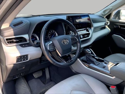Used 2020 Toyota Highlander Platinum AWD/4WD image 45
