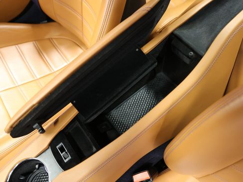 Used 2017 Ferrari California T image 25