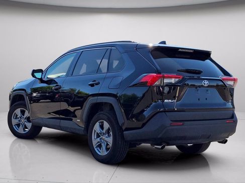Used 2025 Toyota RAV4 LE AWD/4WD image 20