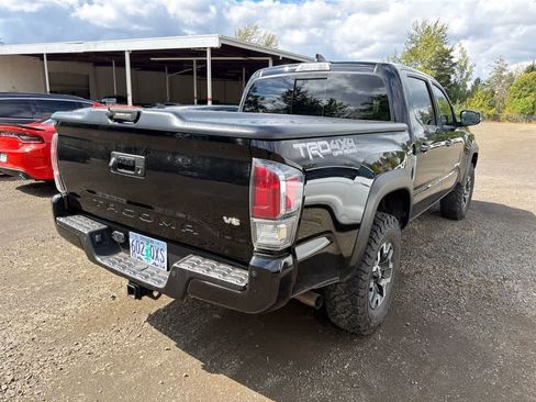 Used 2021 Toyota Tacoma TRD Off-Road w/ Technology Package AWD/4WD image 4