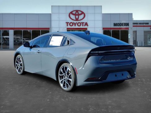 New 2026 Toyota Prius Plug-In Hybrid image 4