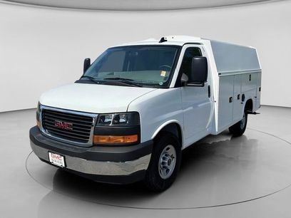 New 2025 GMC Savana 3500 w/ Power Convenience Package