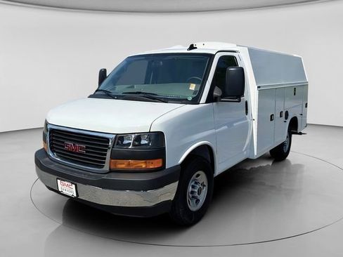 New 2025 GMC Savana 3500 w/ Power Convenience Package RWD image 2