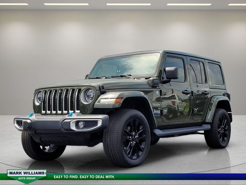Used 2023 Jeep Wrangler Unlimited Sahara w/ Cold Weather Group AWD/4WD image 8