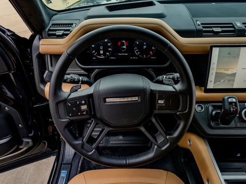 Used 2025 Land Rover Defender 130 V8 image 19