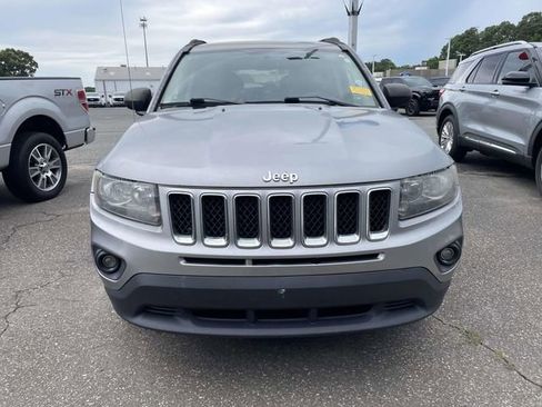 Used 2016 Jeep Compass Sport w/ Power Value Group FWD image 2