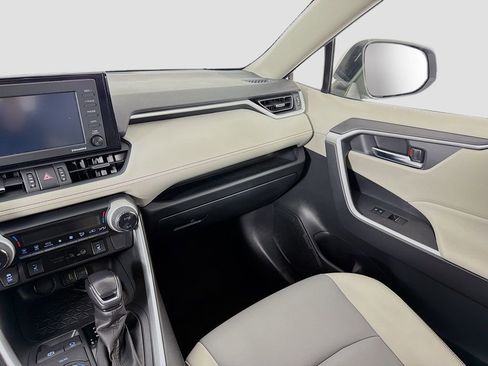 Used 2022 Toyota RAV4 XLE Premium image 24