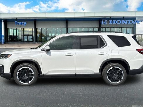 Used 2026 Honda Pilot image 12
