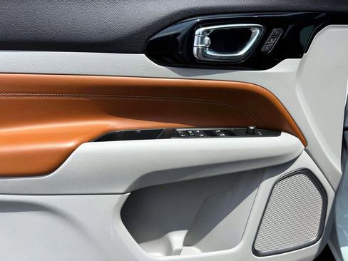 Certified 2022 Jeep Compass Limited w/ Elite Group image 17