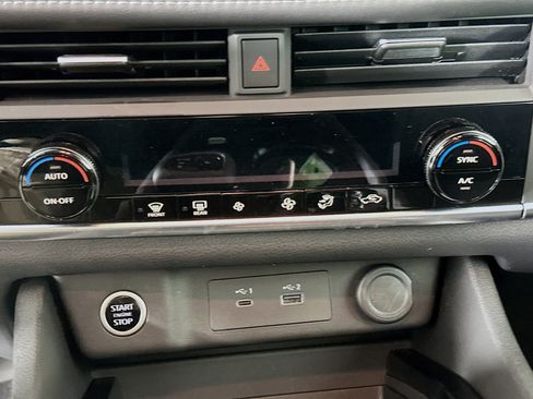 Used 2023 Nissan Rogue SV FWD image 23
