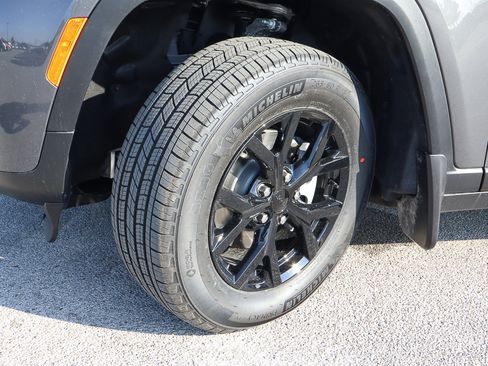 New 2026 Jeep Grand Cherokee Altitude AWD/4WD image 12