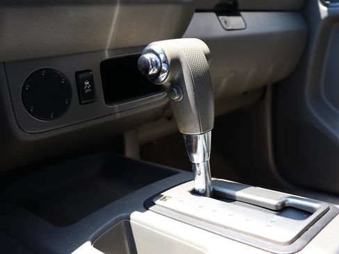 Used 2018 Nissan Frontier SV RWD image 47