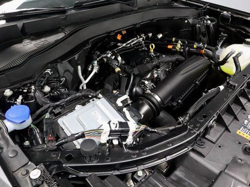 Certified 2025 Ford Explorer Active image 18