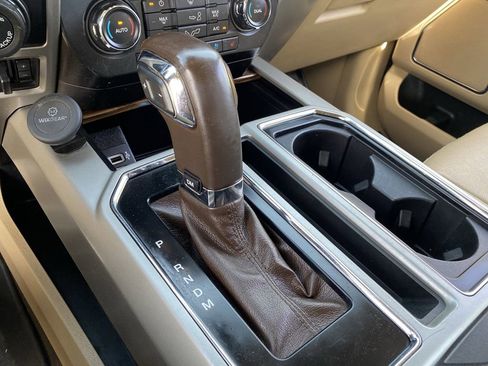 Used 2019 Ford F150 Lariat w/ Equipment Group 501A Mid image 24