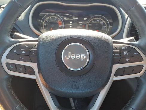 Used 2017 Jeep Cherokee Limited AWD/4WD image 13