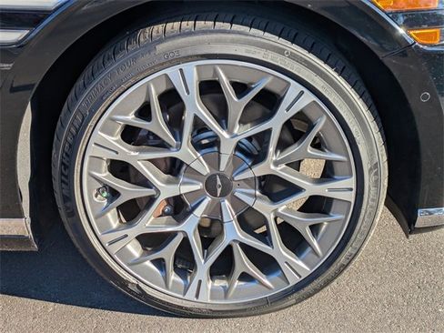 Used 2025 Genesis G90 3.5T image 12