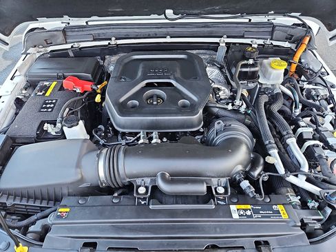 Used 2024 Jeep Wrangler Sahara image 30