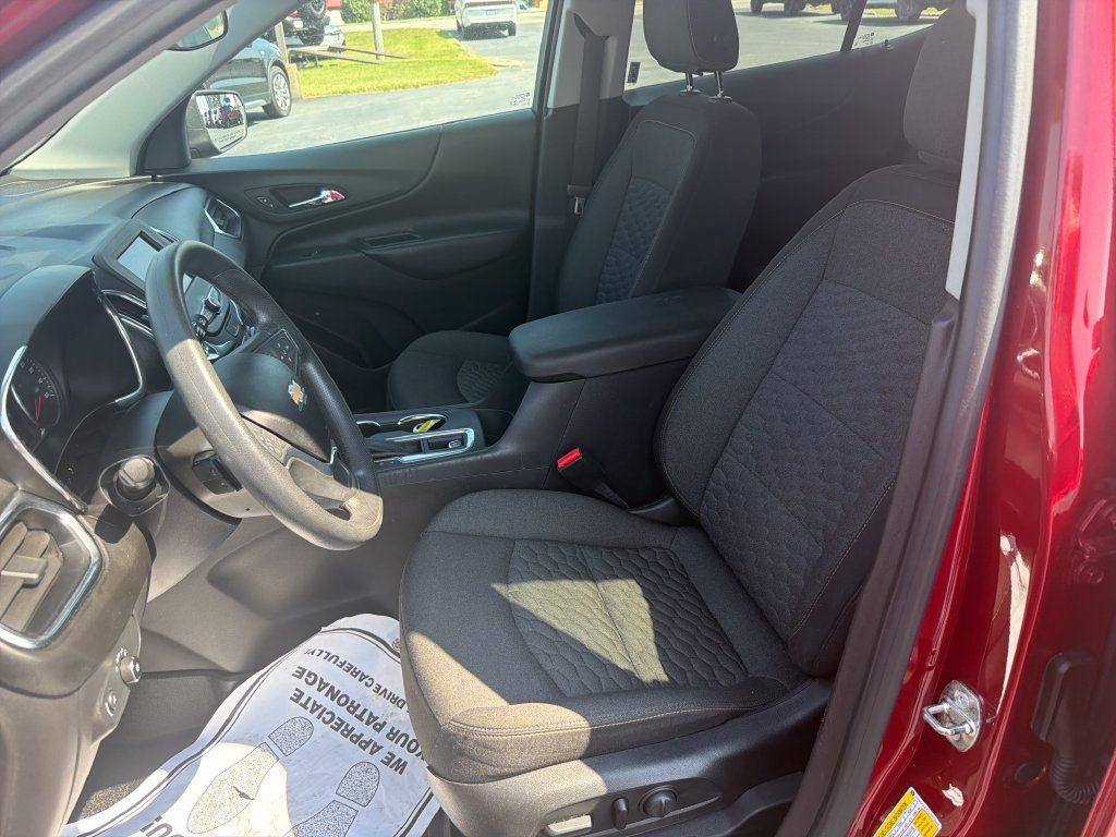 Used 2020 Chevrolet Equinox LT FWD image 3