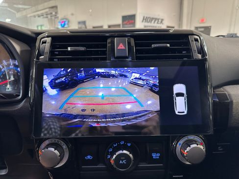 Used 2018 Toyota 4Runner TRD Off-Road Premium image 26