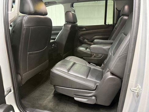 Used 2018 Chevrolet Suburban LT AWD/4WD image 30