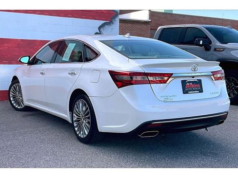 Used 2016 Toyota Avalon Limited w/ Toyota Safety Sense Package FWD image 13