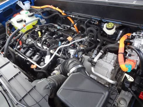 Certified 2022 Ford Maverick XLT w/ XLT Luxury Package FWD image 39