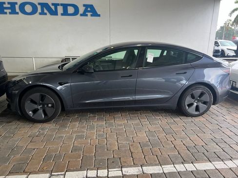Used 2023 Tesla Model 3 Standard Range RWD image 2