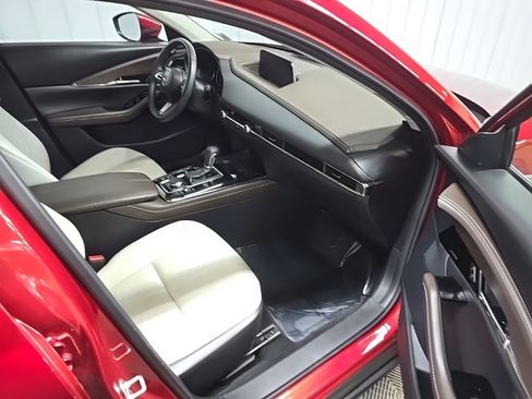 Used 2023 MAZDA CX-30 AWD 2.5 S w/ Premium Package image 16