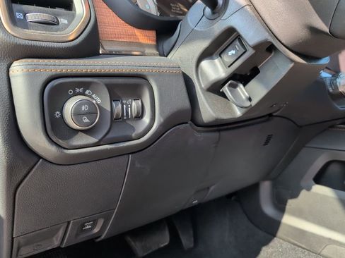 Used 2020 RAM 2500 Limited AWD/4WD image 13