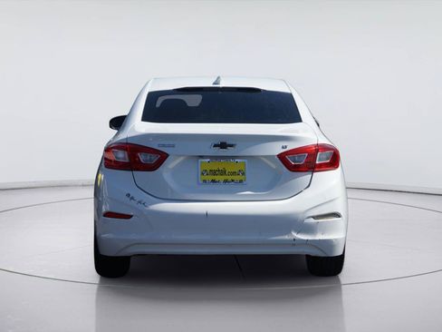 Used 2017 Chevrolet Cruze LT FWD image 7