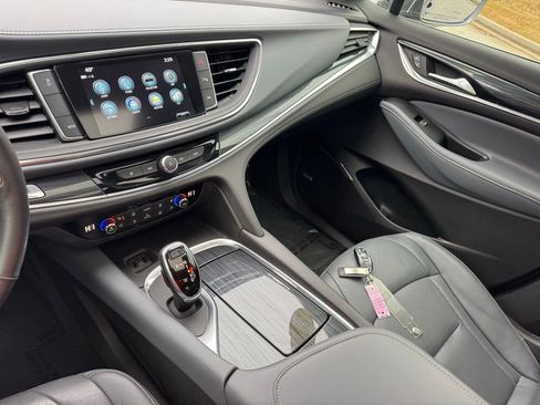 Used 2019 Buick Enclave Premium w/ Experience Buick Package image 34