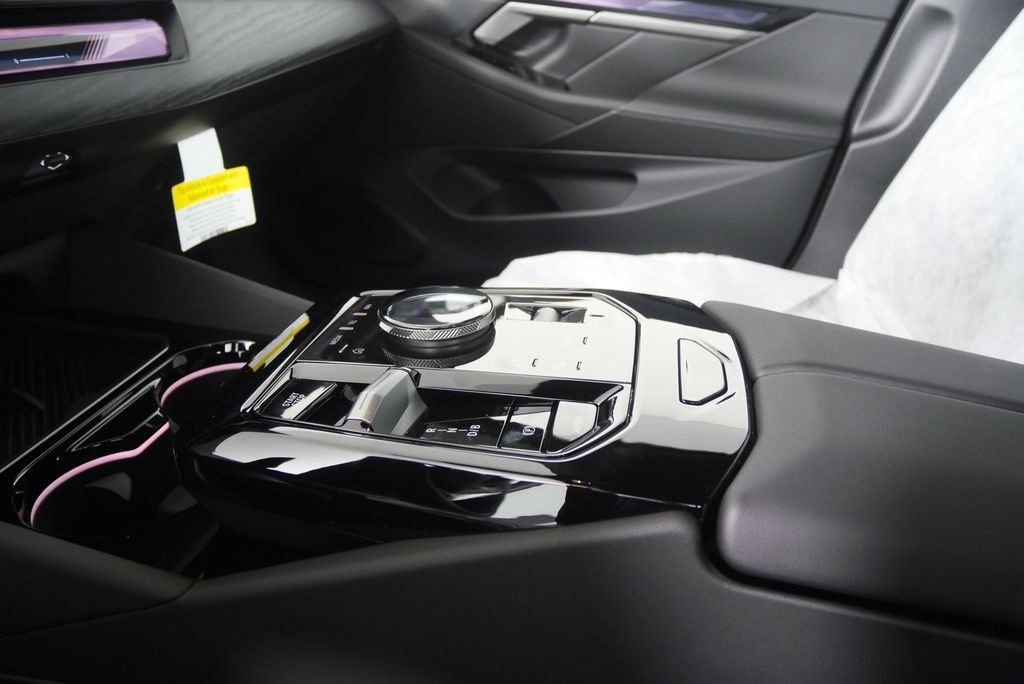 Used 2026 BMW i5 eDrive40 w/ Premium Package RWD image 20