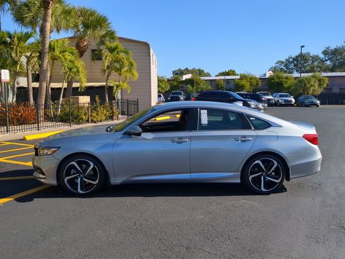 Used 2018 Honda Accord Sport image 9