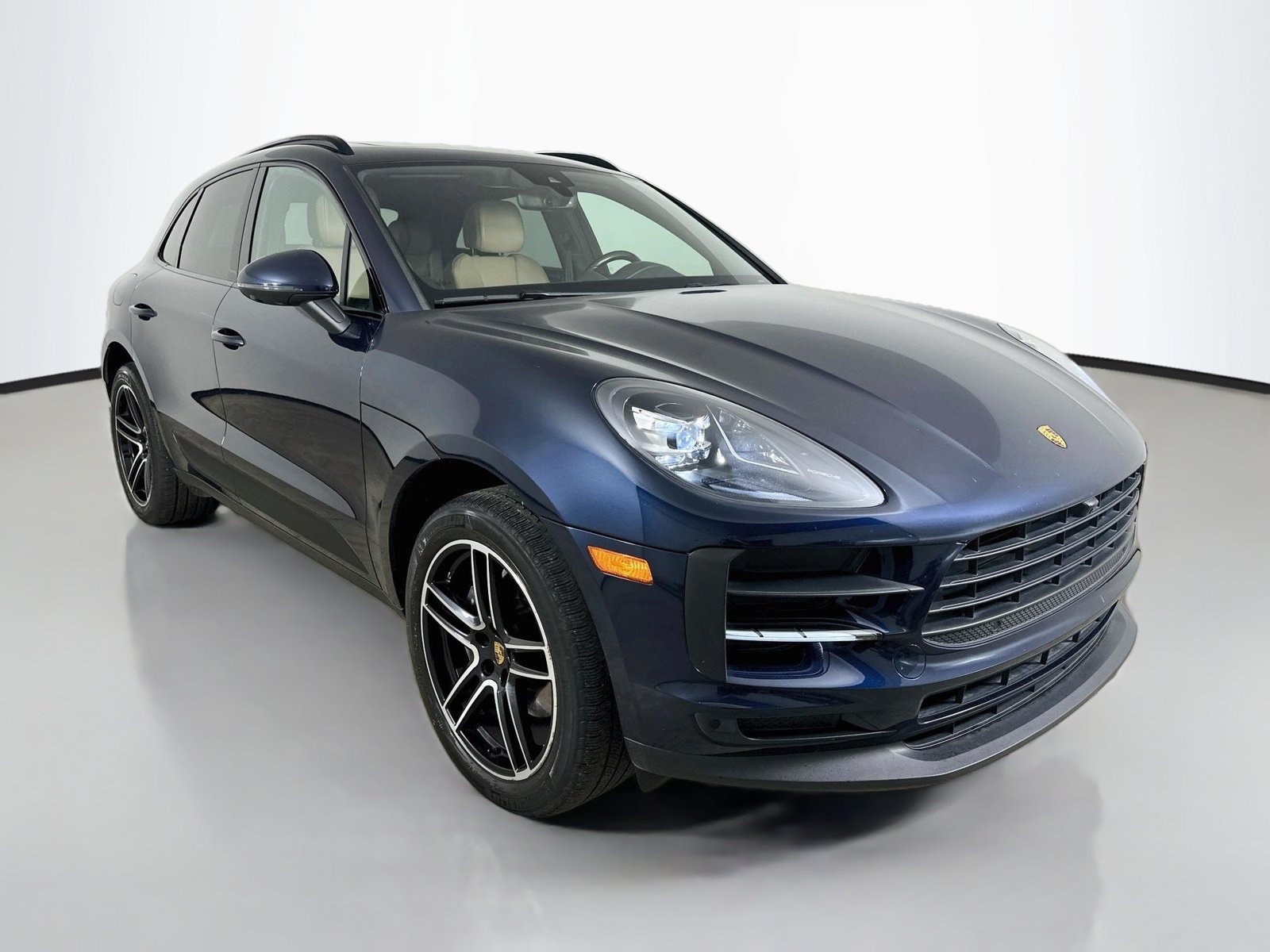 Used 2021 Porsche Macan AWD/4WD image 3