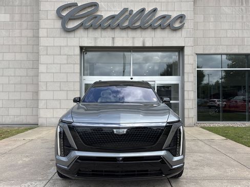 New 2026 Cadillac Vistiq Sport image 13