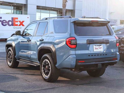 Used 2025 Toyota 4Runner TRD Off-Road image 10