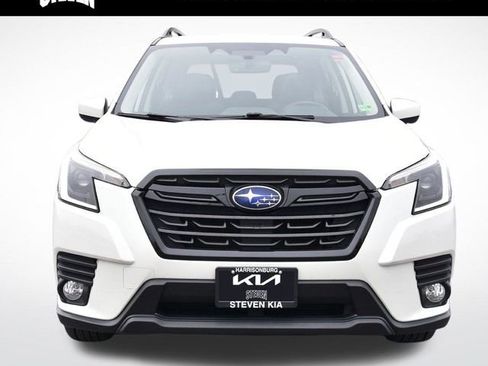 Used 2022 Subaru Forester Premium image 9