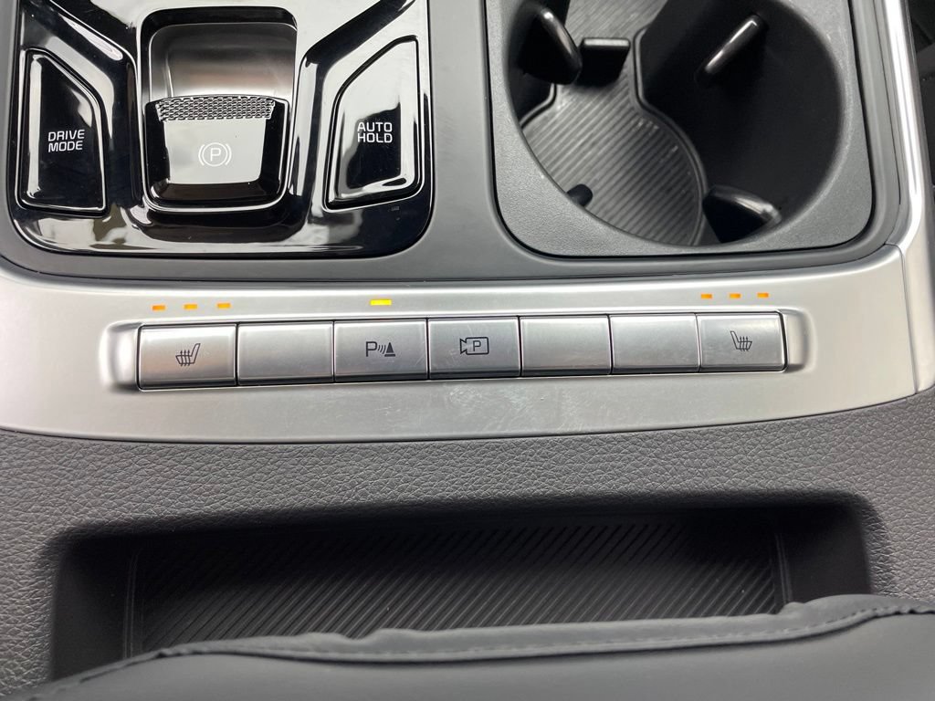 Used 2026 Kia Carnival EX FWD image 23