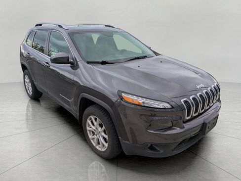 Used 2017 Jeep Cherokee Latitude w/ Comfort/Convenience Group AWD/4WD image 1