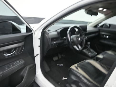 Used 2025 Honda CR-V LX image 10