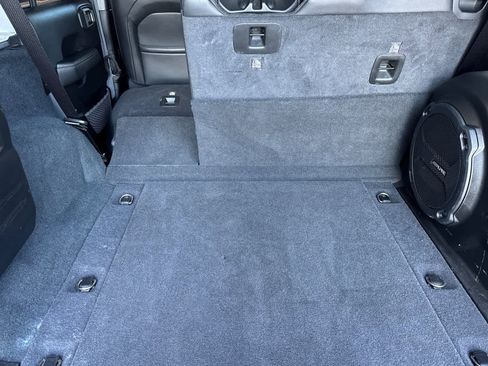 Used 2022 Jeep Wrangler Unlimited Sahara AWD/4WD image 16