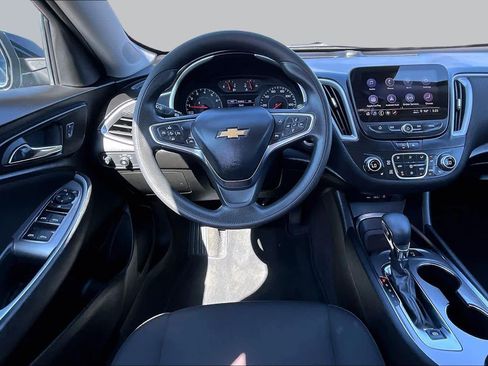 Used 2025 Chevrolet Malibu LT FWD image 6