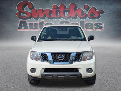 Used 2019 Nissan Frontier SV AWD/4WD image 2