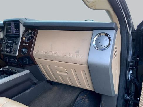 Used 2013 Ford F250 Lariat w/ Lariat Ultimate Pkg AWD/4WD image 17