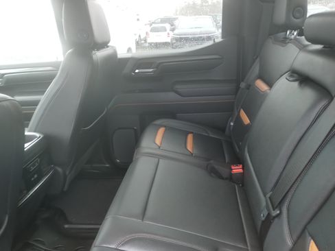 Used 2023 GMC Sierra 1500 AT4 image 16