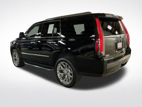 Used 2015 Cadillac Escalade Luxury AWD/4WD image 3