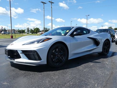 Used 2026 Chevrolet Corvette Stingray Preferred Cpe w/ Z51 Performance Package RWD image 9