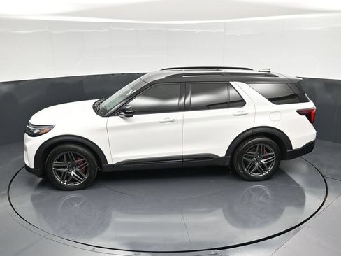 Used 2025 Ford Explorer ST AWD/4WD image 48