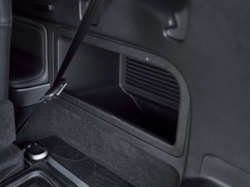 Used 2025 Rivian R1S Adventure image 21