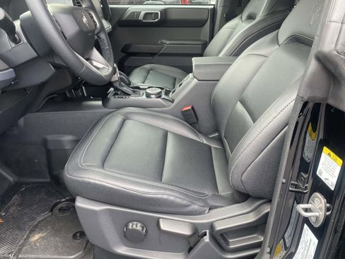 New 2025 Ford Bronco Badlands image 8